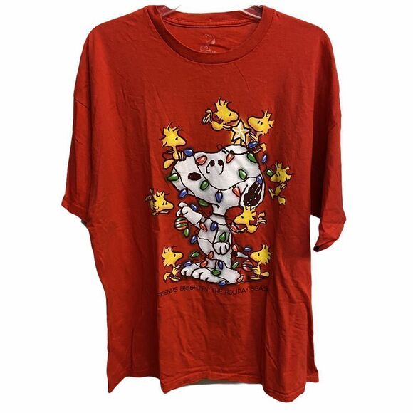 2011 Peanuts "Friends Brighten The Holiday Season" Snoopy Christmas T-Shirt XXL - Picture 1 of 6